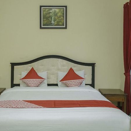 Oyo 804 Ndalem Maharani Guest House Yogyakarta Exteriör bild