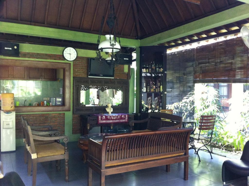 Oyo 804 Ndalem Maharani Guest House Yogyakarta Exteriör bild