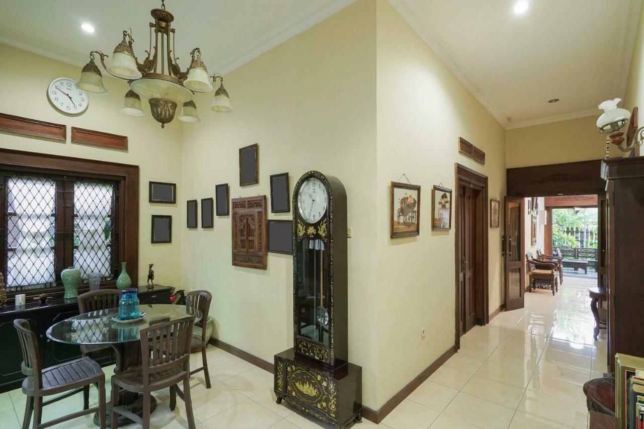 Oyo 804 Ndalem Maharani Guest House Yogyakarta Exteriör bild