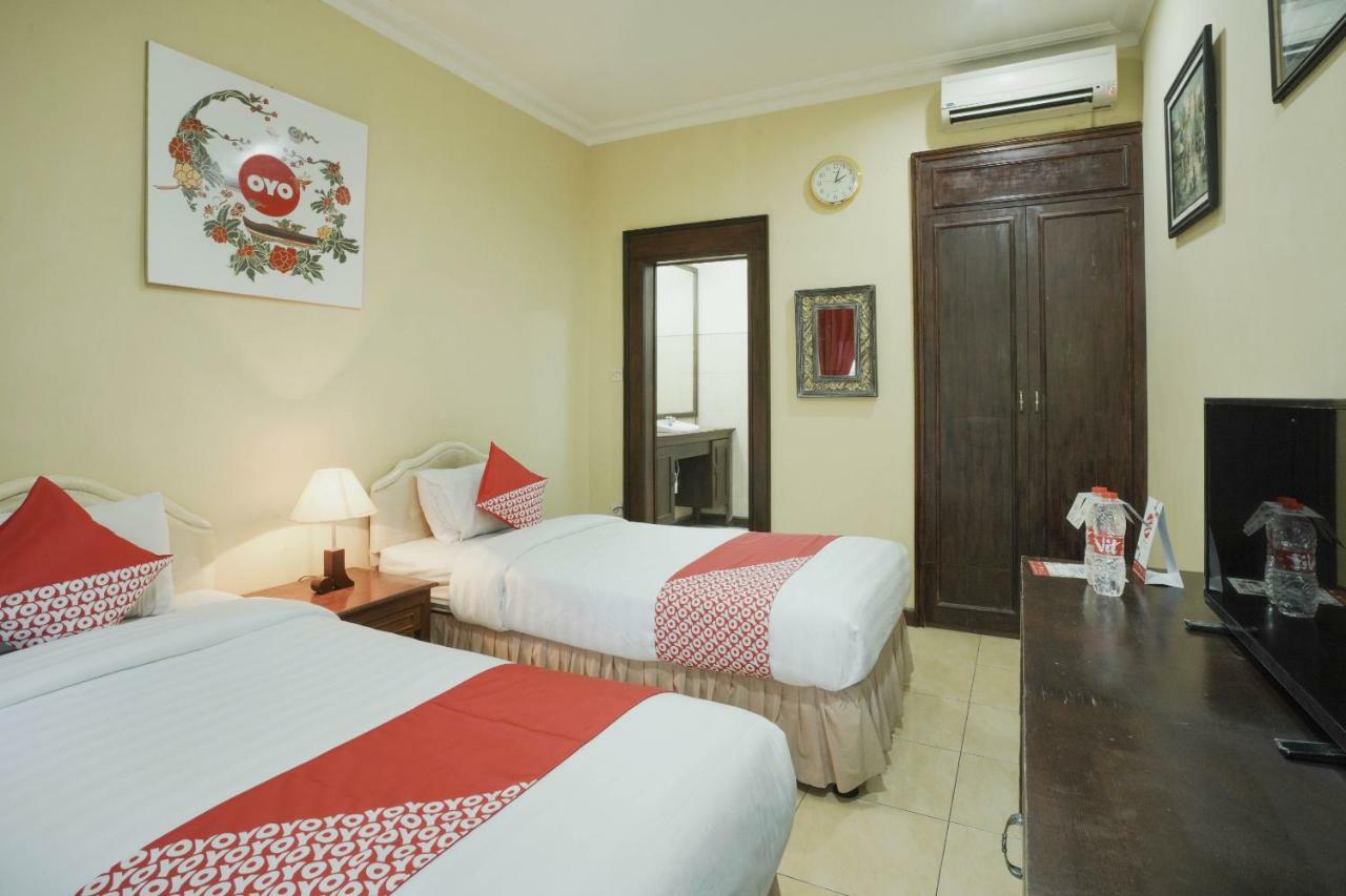 Oyo 804 Ndalem Maharani Guest House Yogyakarta Exteriör bild