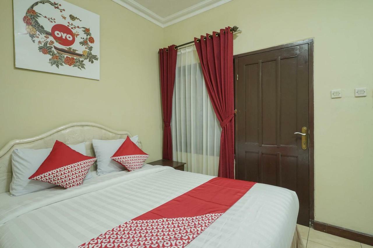 Oyo 804 Ndalem Maharani Guest House Yogyakarta Exteriör bild