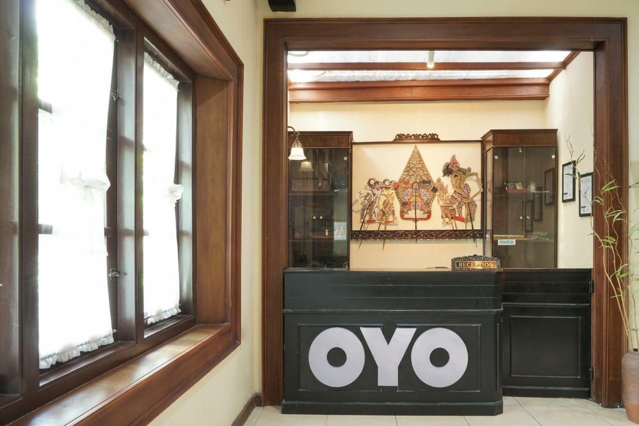 Oyo 804 Ndalem Maharani Guest House Yogyakarta Exteriör bild