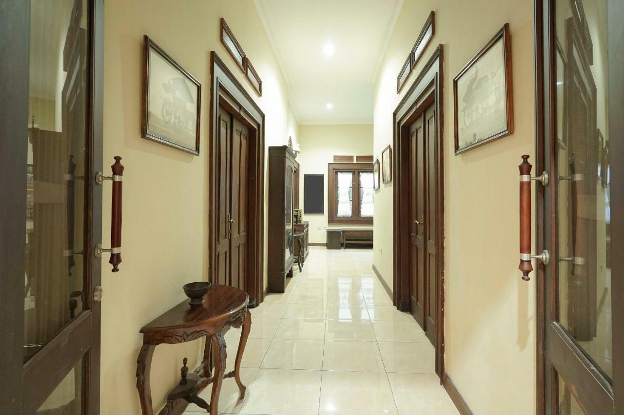 Oyo 804 Ndalem Maharani Guest House Yogyakarta Exteriör bild