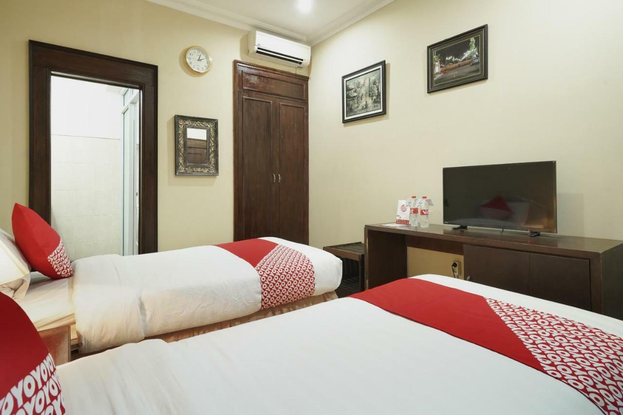 Oyo 804 Ndalem Maharani Guest House Yogyakarta Exteriör bild