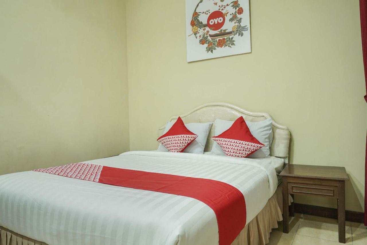 Oyo 804 Ndalem Maharani Guest House Yogyakarta Exteriör bild