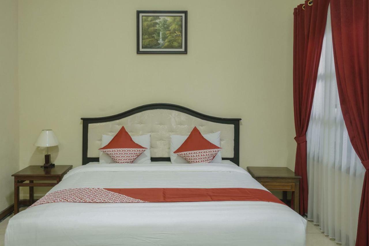 Oyo 804 Ndalem Maharani Guest House Yogyakarta Exteriör bild